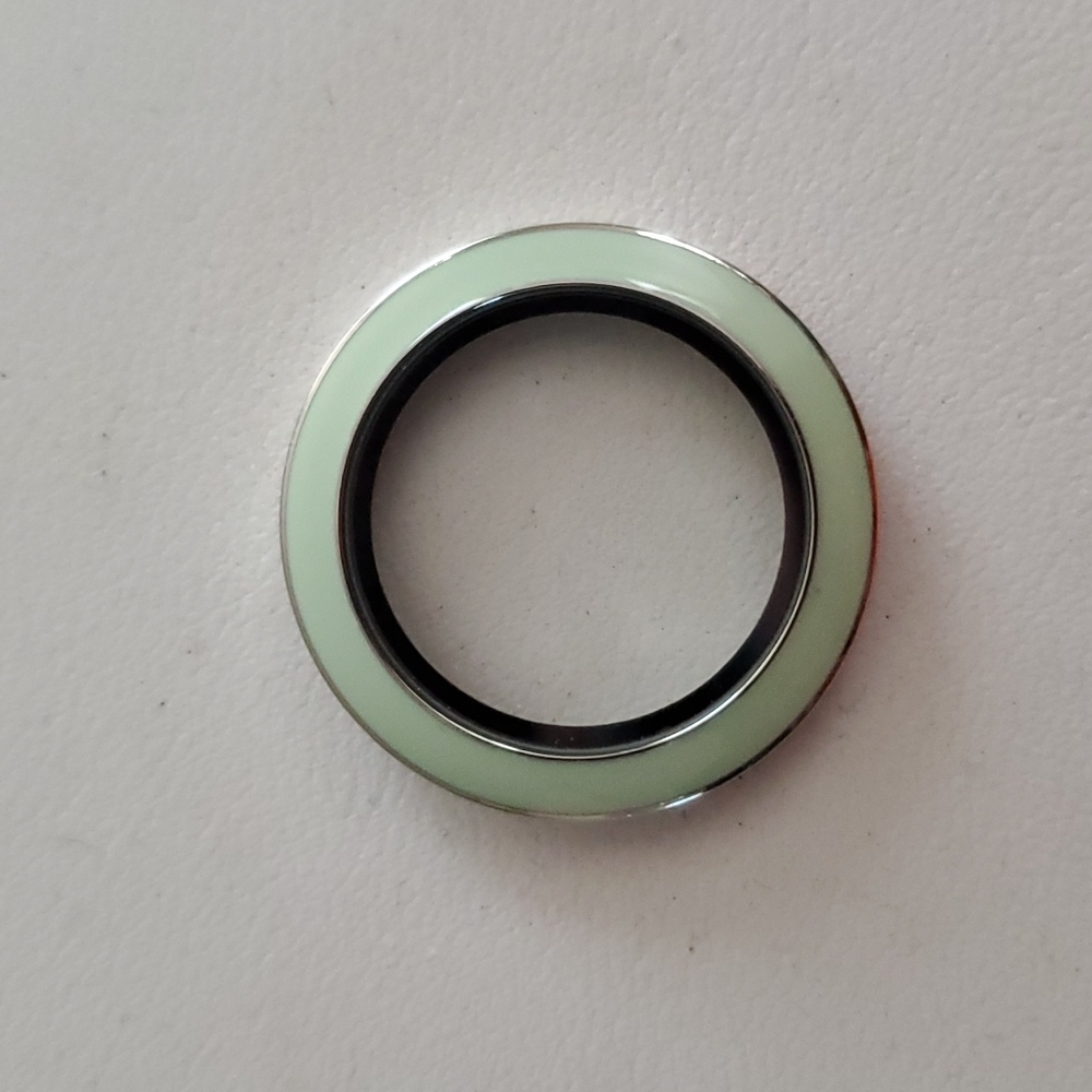 Pastel green medium living locket Face